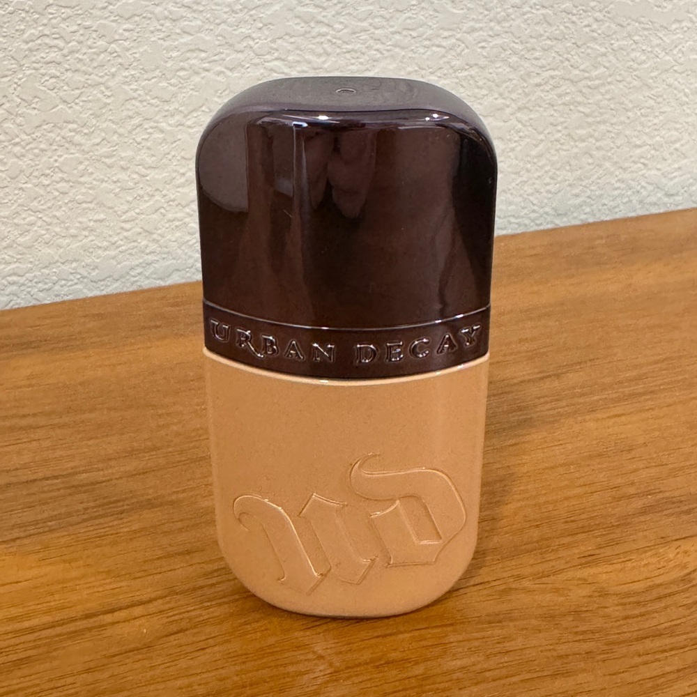 Urban Decay Face Bond Foundation 7 Fair Neutral